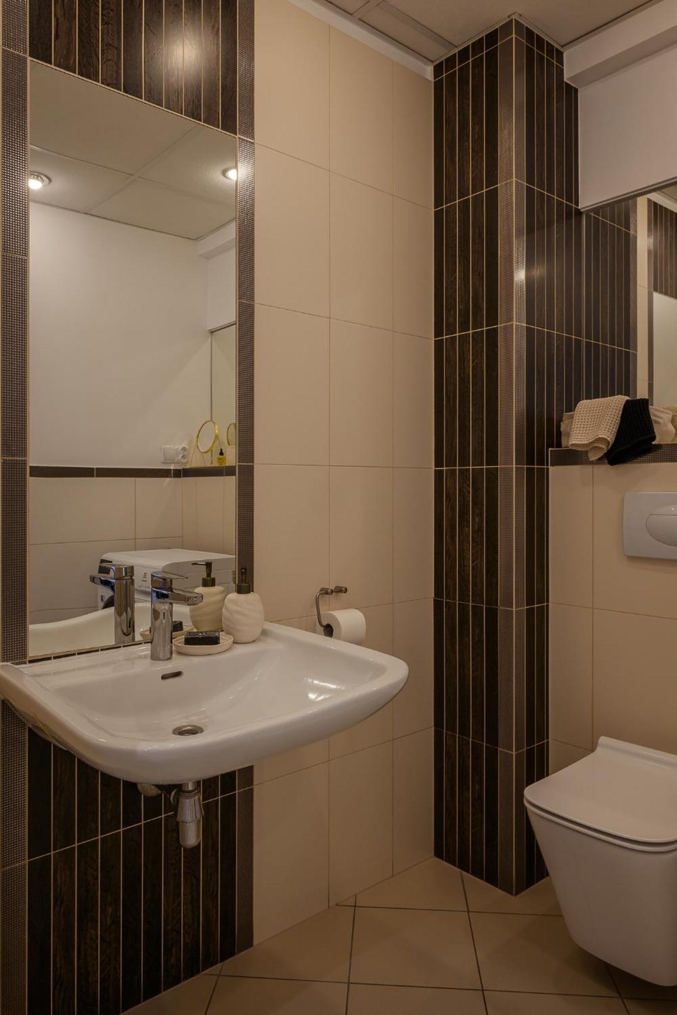 Two-Bedroom Deluxe Apartment
