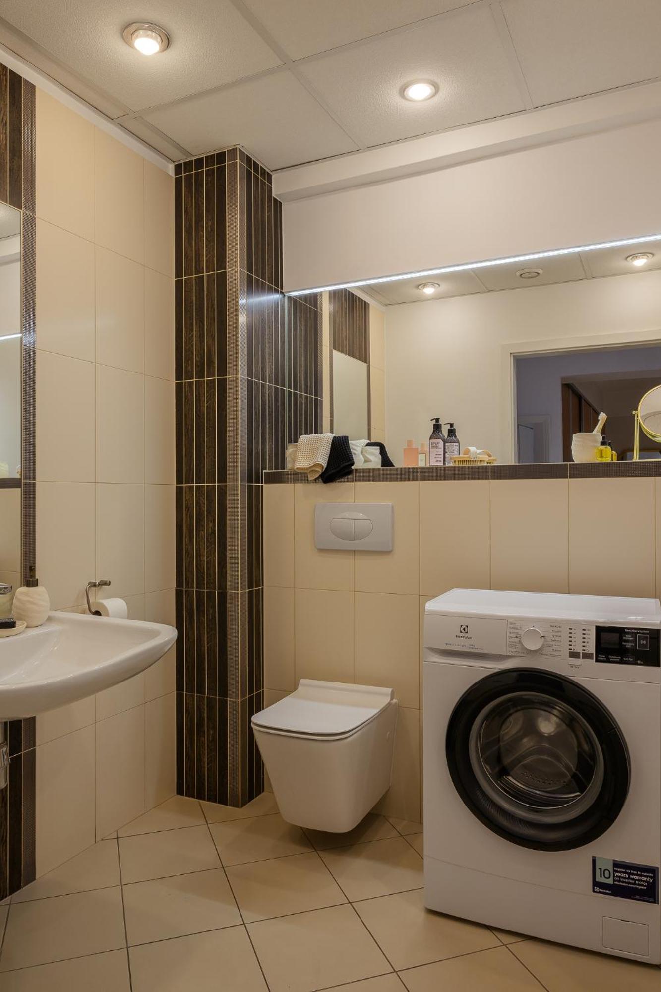 Two-Bedroom Deluxe Apartment